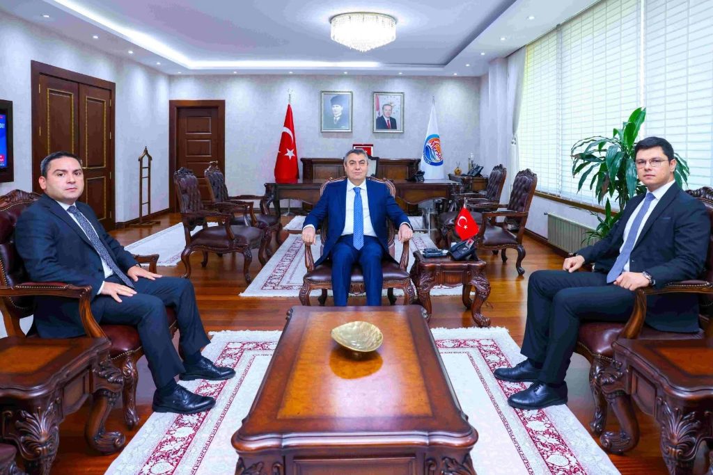Vali Atilla Toros, Sanayi ve Teknoloji Bakanlığı Müfettişi İsmail Mahmut Üstün’ü Kabul Etti
