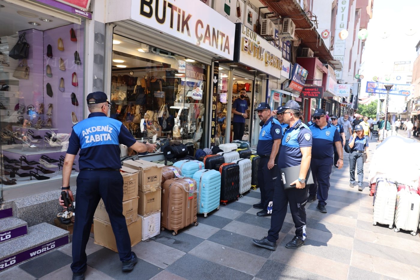 Zabıta Müdürlüğü Ekiplerinden Kaldırım ve Yol İşgali Denetimi