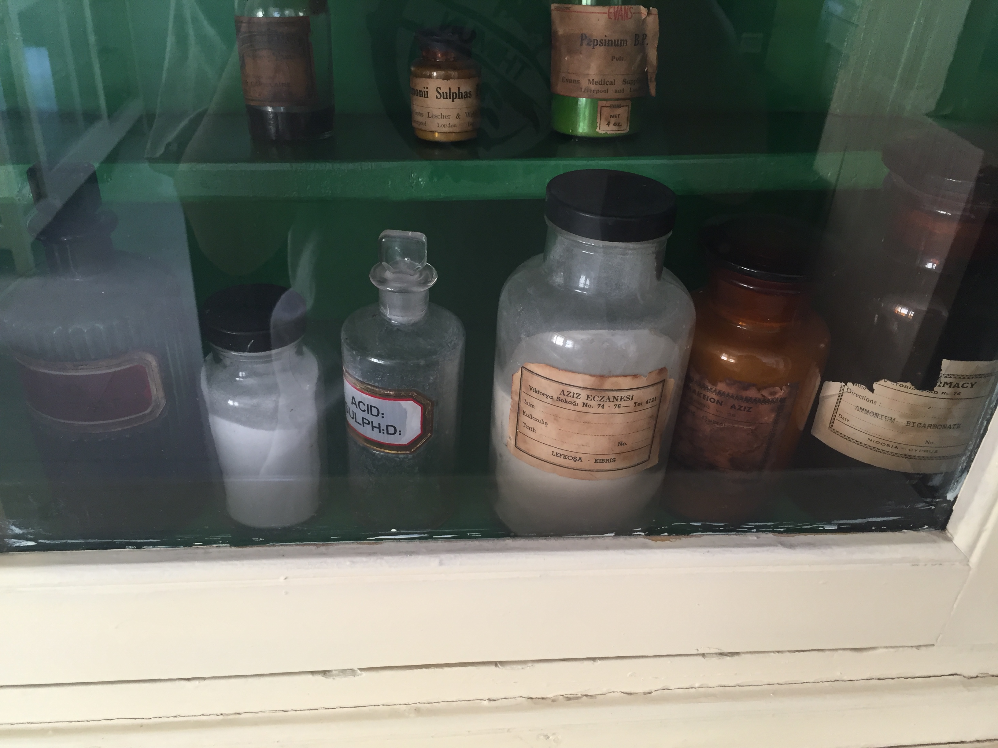 Pharmacy Museum in North Nicosia, Aziz Pharmacy, medicines (arşiv)
