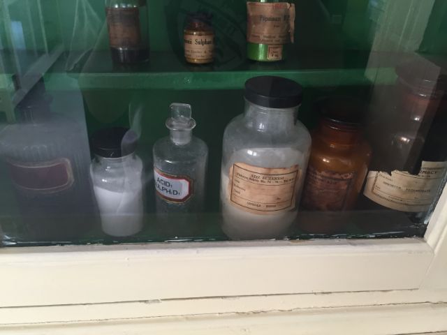 Pharmacy Museum in North Nicosia, Aziz Pharmacy, medicines (arşiv)