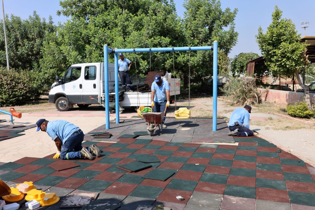 Park Yenilene Çalışmaları Devam Ediyor