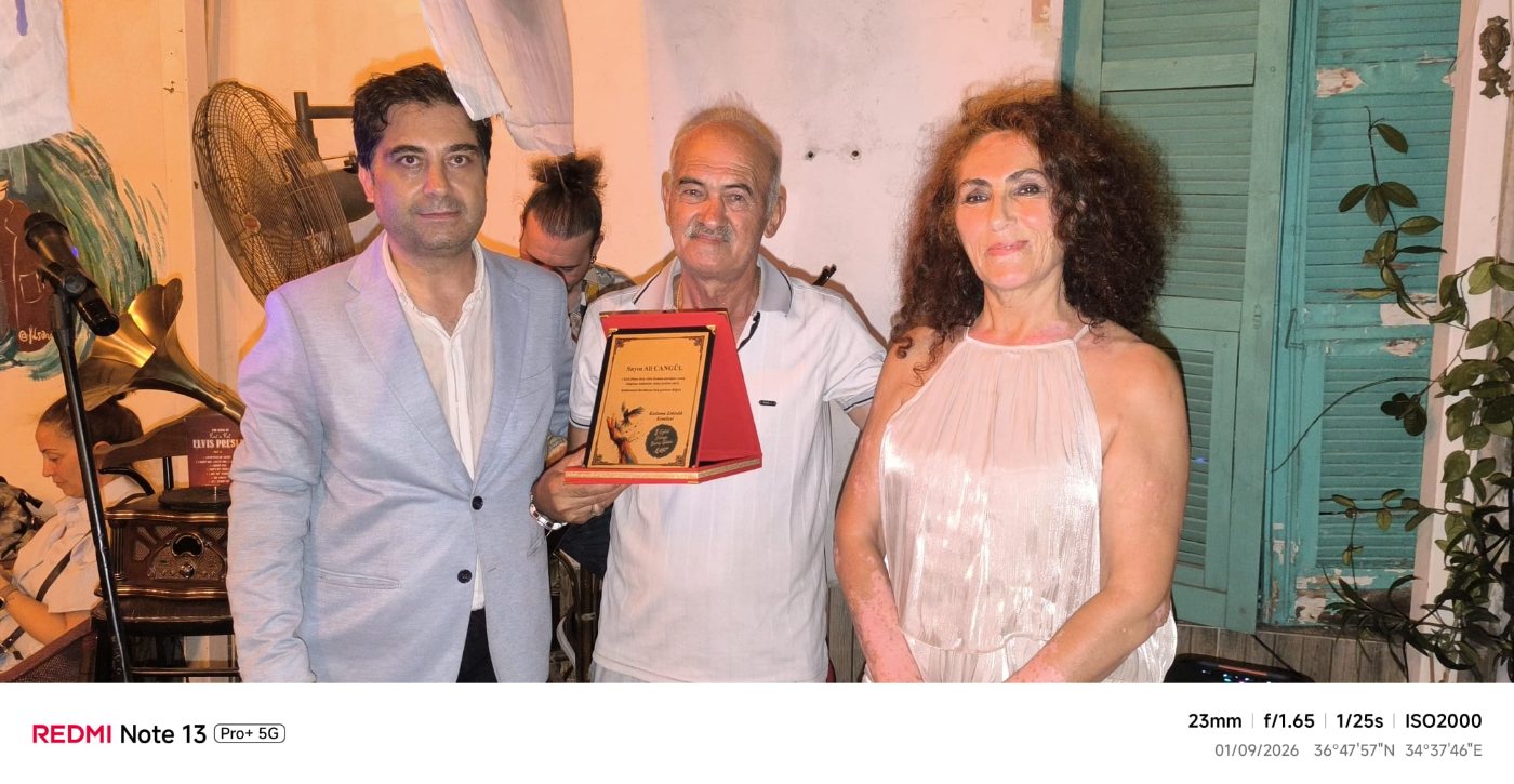 Dünya Barış Günü’nde Sanata Destek Veren Ali Can Gül’e Anlamlı Plaket