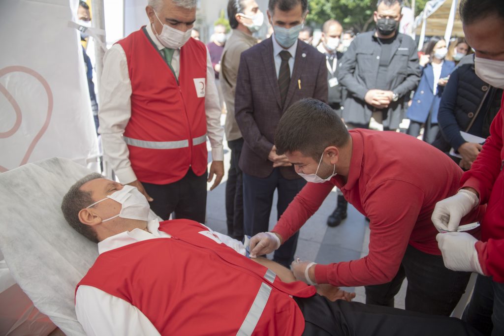 Başkan Şeçer  Kan Bağışı Kampanyası Başlattı