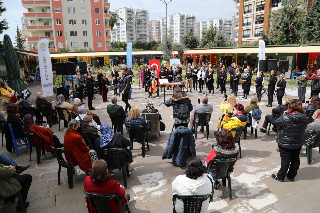 Mezitli Belediyesinden Yaşlılar Haftası Etkinliği