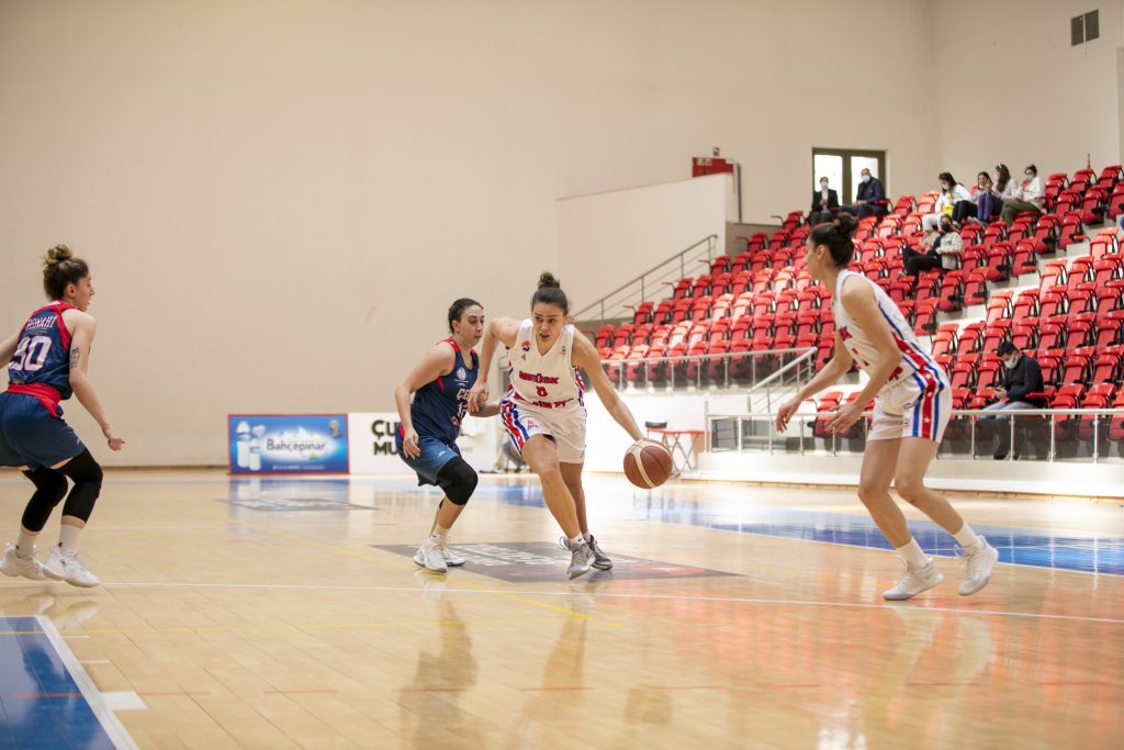 Büyükşehir Kadın Basketbol Ekibi Play-Of’a Bir Adım Daha Yaklaştı