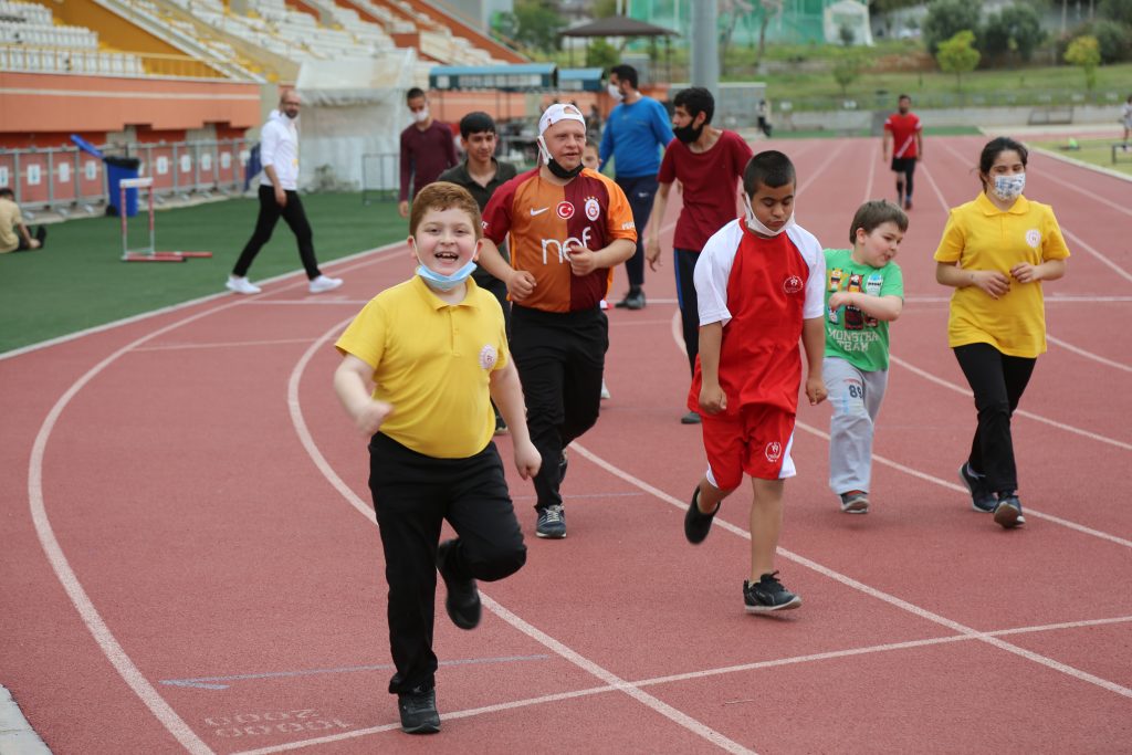 Toroslar Belediyesi Özel Çocuklarımızın Gönüllerine Sporla Dokunuyor